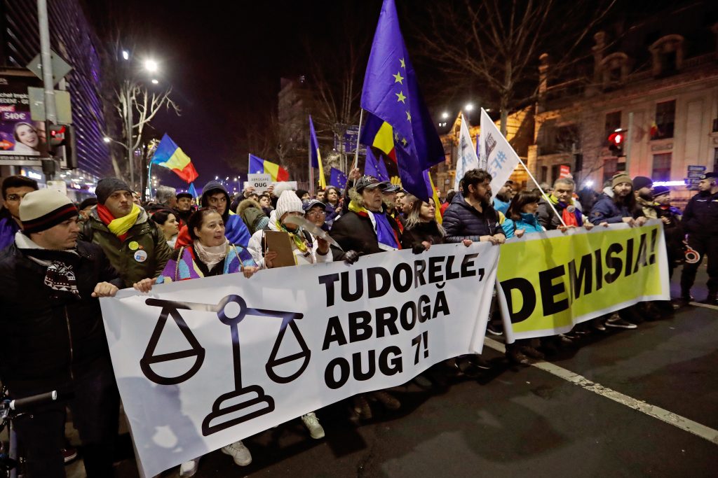 Demonstranten protesteren in Boekarest tegen hervormingen van de justitiewetgeving die volgens hen de onafhankelijkheid van de rechtspraak en de strijd tegen corruptie verzwakken (3 maart 2019).