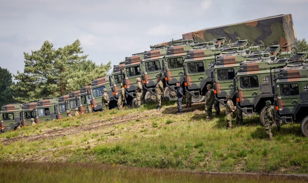 Het leger toont zijn kunnen op de Dag van de Bundeswehr. Garlstedt, 28 juni 2025.